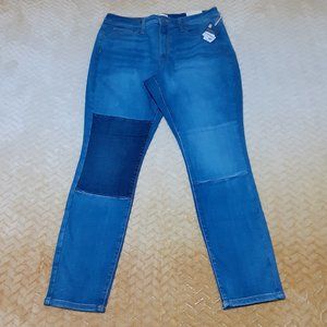 Women's Universal Thread Skinny Jeans Size 12 Reg. NWT-Retail $32.00.